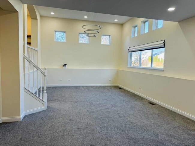 Building Photo - 425 Claire Ave