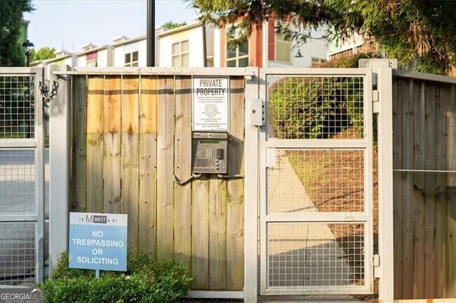 Building Photo - 1364 Rietveld Row NW