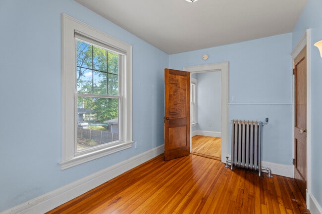 Building Photo - 809 Edgewood Ave