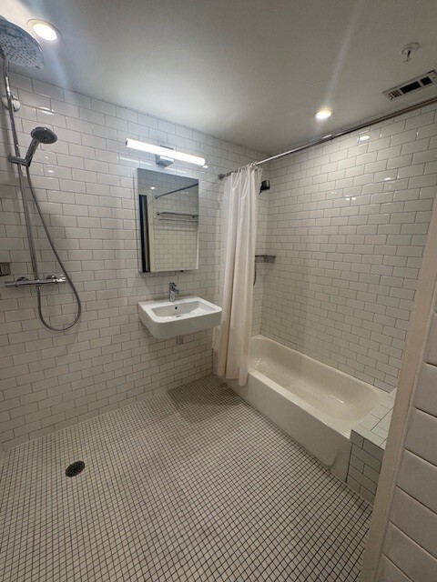 Building Photo - 1312 Live Oak St