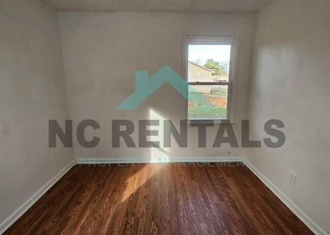 Building Photo - 332 Park Ave