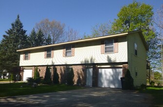 Building Photo - 998 52nd St SE