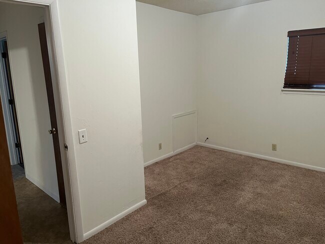 Back bedroom - 1013 Arizona Ave