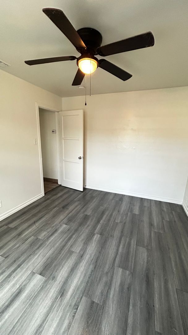 Building Photo - 306 W Sunkist St