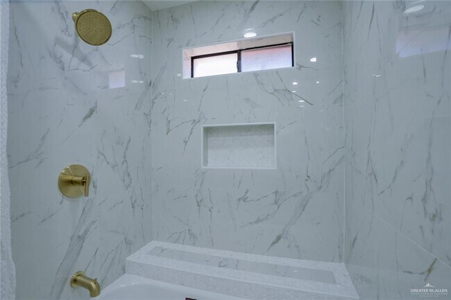 Building Photo - 5300 N 15th St