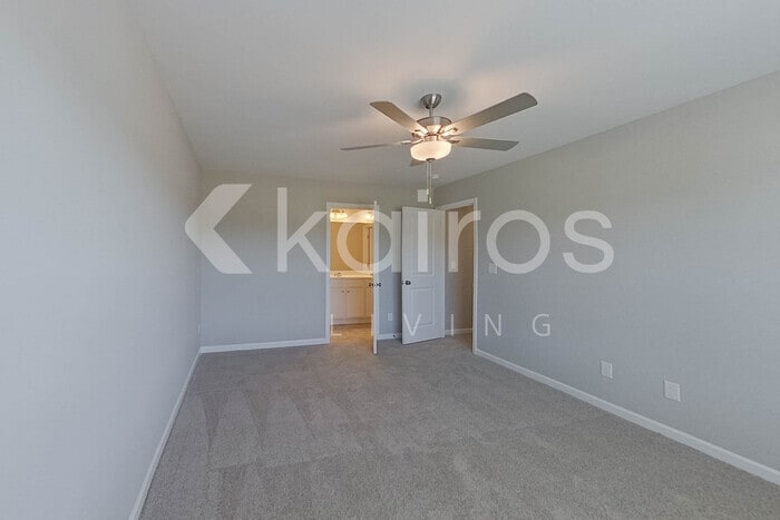 Building Photo - 862 Silent Barge Cv