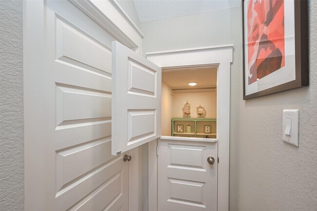 Building Photo - 17026 Canosa Dr