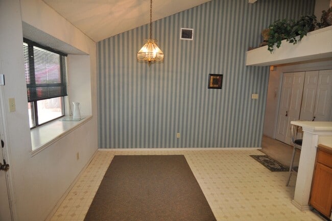 Building Photo - 1153 Highpoint Rd