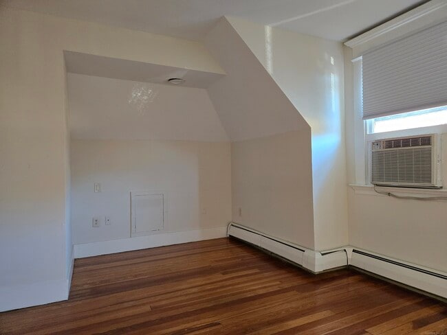 Building Photo - 188 Cold Spring St