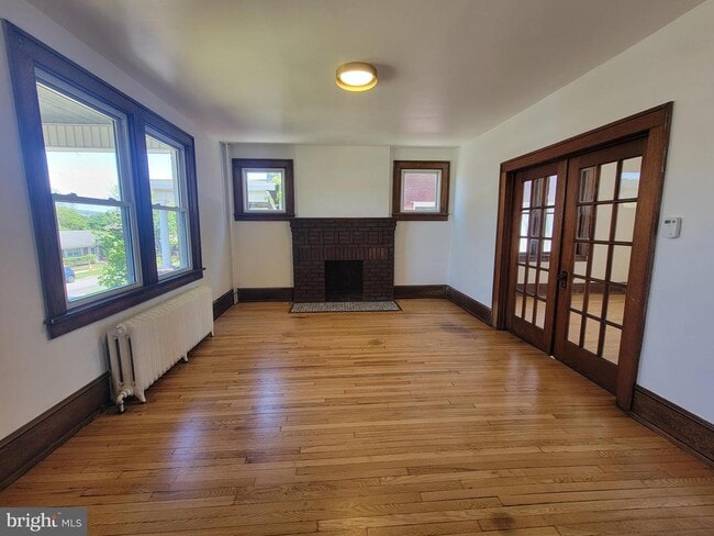 Building Photo - 632 Hill Top Dr