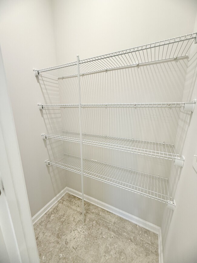 Building Photo - 220 Machrie Lp