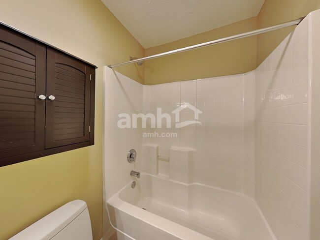 Building Photo - 226 Vintage Cir