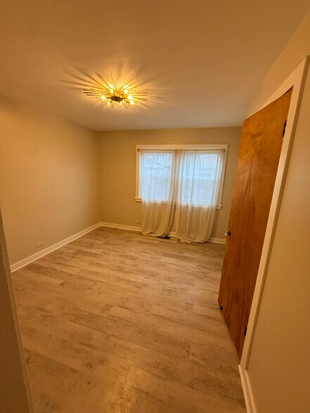 Building Photo - 4144 Park Ave