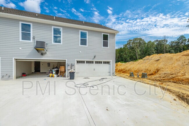 Building Photo - 1908 Cypress Ln