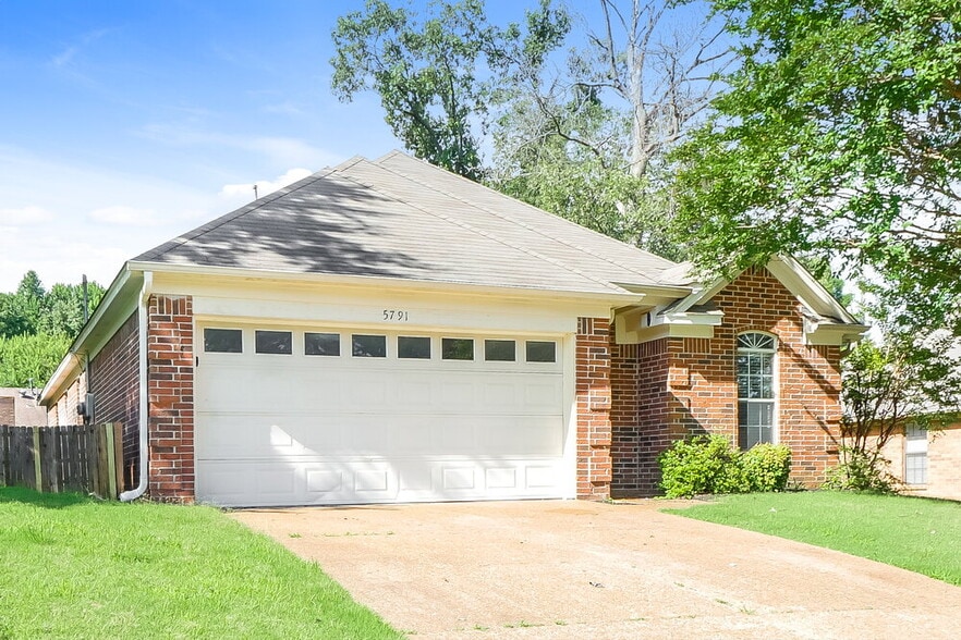 Building Photo - 5791 Pecan Trce