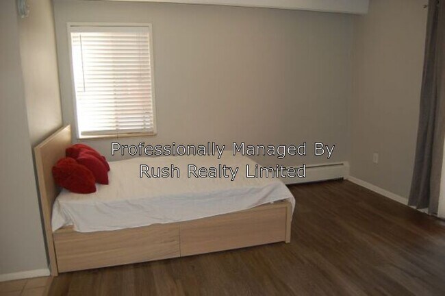 Building Photo - 1912 S University Blvd