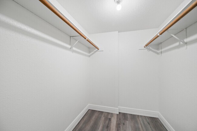 Building Photo - 10733 Braes Bend Dr