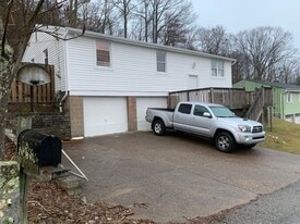 Building Photo - 4268 Sample Ct