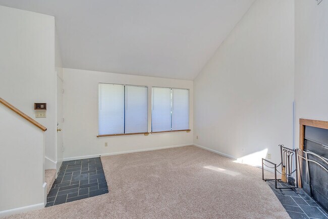 Building Photo - 1543 Birnam Dr