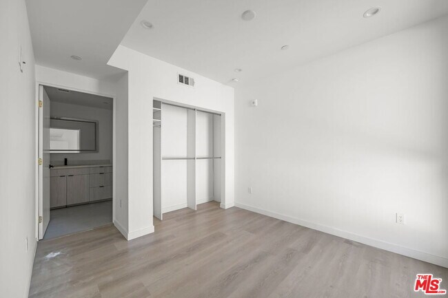 Building Photo - 3755 S Canfield Ave