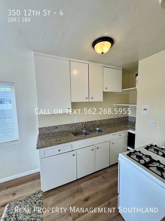 Building Photo - Beautifully Renovated Top Floor 1 Bed Apar...