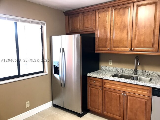 Building Photo - 369 Lakeview Dr