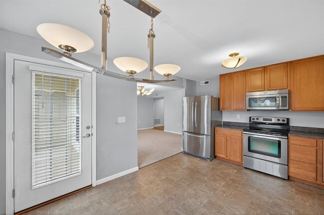 Building Photo - 1313 Piedmont Cir