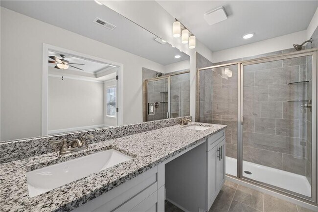 Building Photo - 523 Fundao Ln