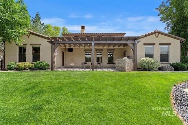 Building Photo - Stunning 4 Bedroom Home in The Shores | Luxury Meets Every Day Comfort