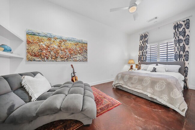 Building Photo - 53980 Avenida Mendoza