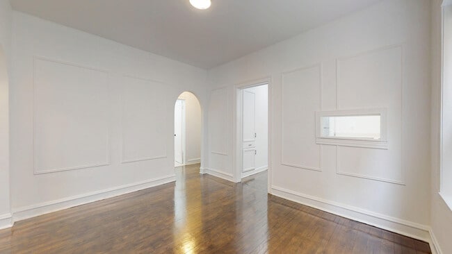 Building Photo - 6738 N Rockwell St