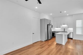 Building Photo - 1426B Forward Dr