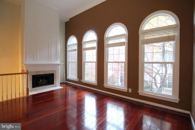 Building Photo - 6003 Ricketts Walk