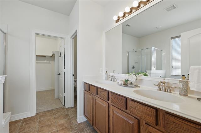 Building Photo - 400 Crossbill Ln