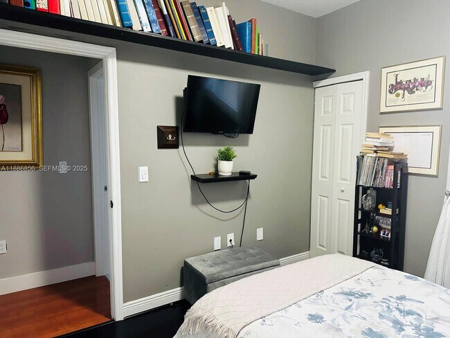 Building Photo - 11500 NW 60th Terrace