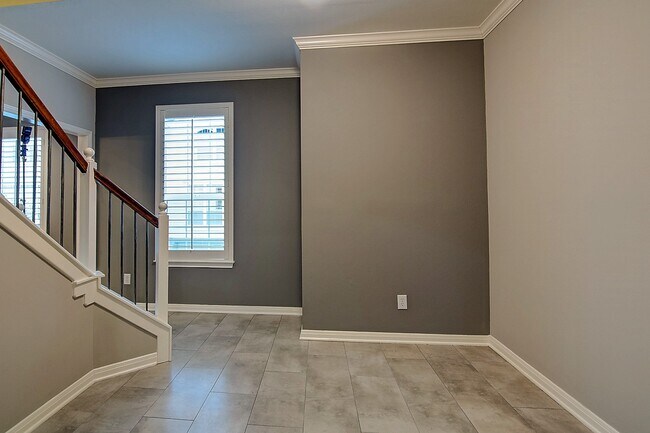 Building Photo - 1408 W Webster St