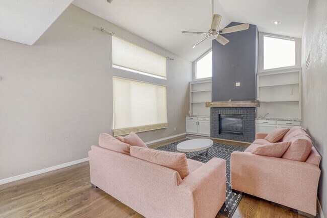 Building Photo - Beautifully Updated 4-Bedroom Home on Rare ¼-Acre Cul-de-Sac Lot in Highlands Ranch