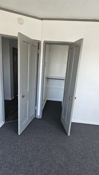Entry/Closet to Bedroom 2 - 1005 N Townsend Ave