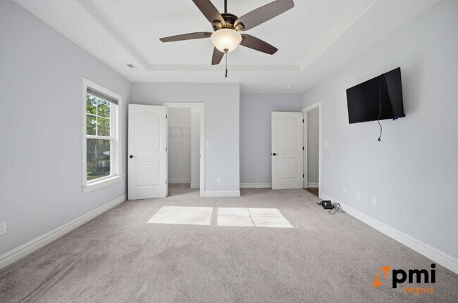 Building Photo - Stunning 5 Bedroom Waterfront Home with 2 car garage