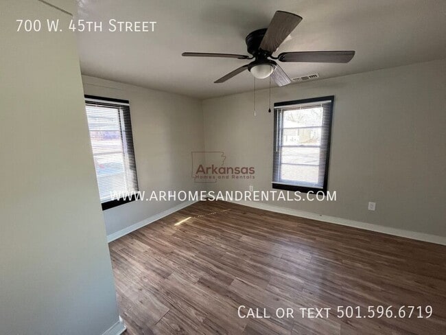 Building Photo - 700 W 45th St