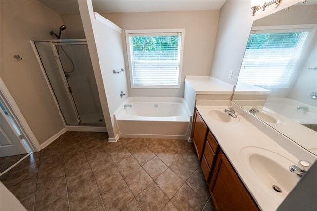 Building Photo - 4995 Berkeley Oak Dr