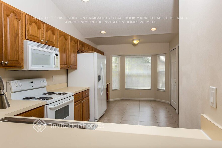 Building Photo - 1566 SW Fresno Rd