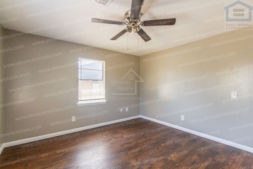 Building Photo - 707 SW 49th St
