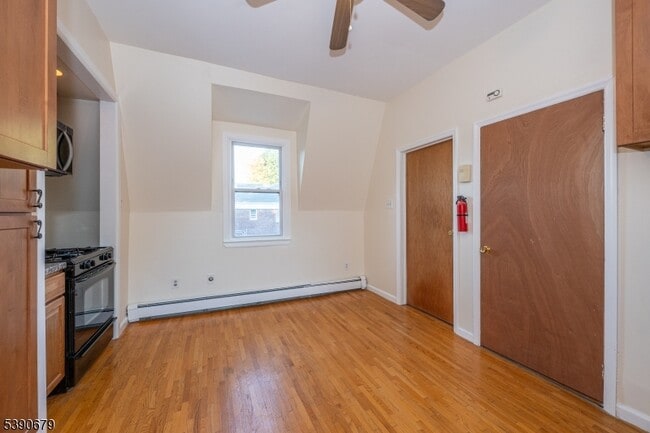 Building Photo - 120 Bloomfield Ave