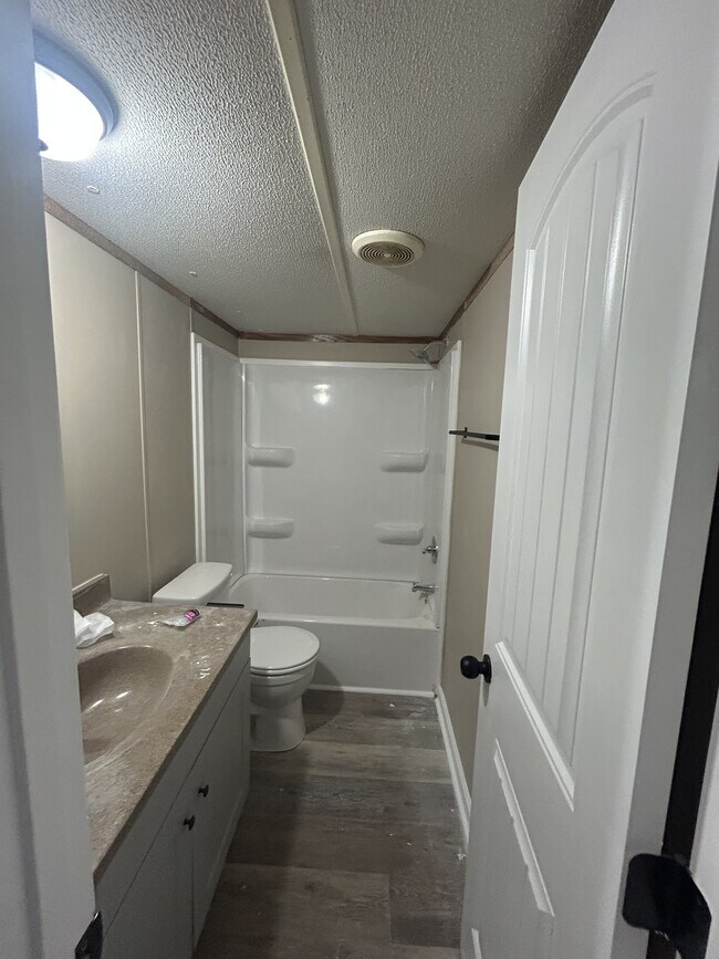 Building Photo - 302 Wilson Dr