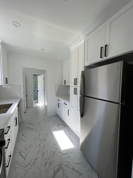 Building Photo - 428 N Glenwood Plz