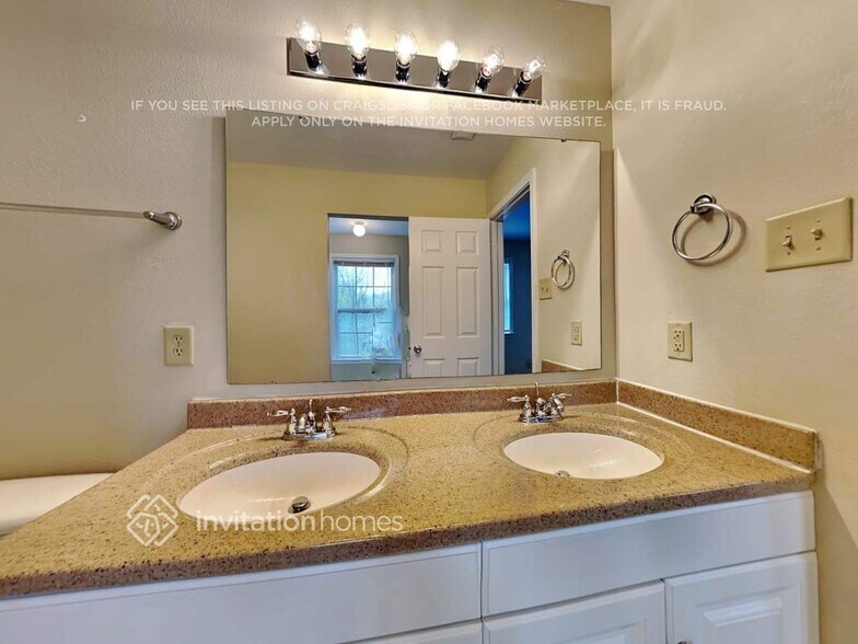 Building Photo - 4543 Stone Mountain Dr