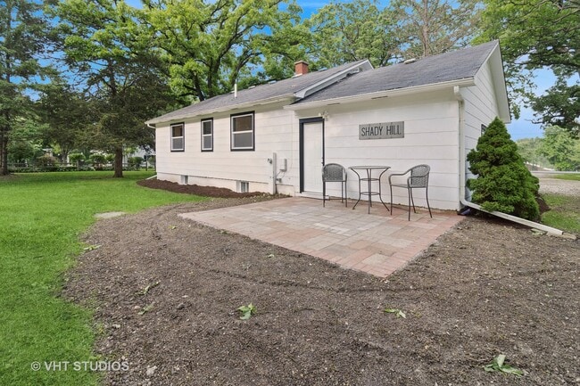 Building Photo - 2309 Riverside Dr