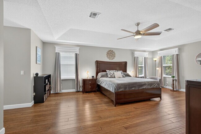 Building Photo - 3738 Old Lighthouse Cir