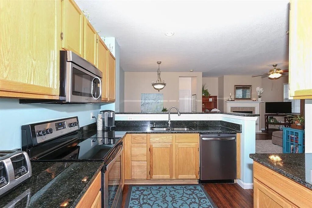 Building Photo - 7545 Mansion Cir